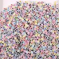 PlayBox: Betűs, számos színes fűzhető gyöngyök 1500db-os 6mm