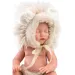 Llorens: Fiú csecsemő baba 31cm-es oroszlános sapkában