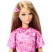 Barbie: Fashionista Barátnők stílusos divatbaba rózsaszín kendőmintás ruhában - Mattel